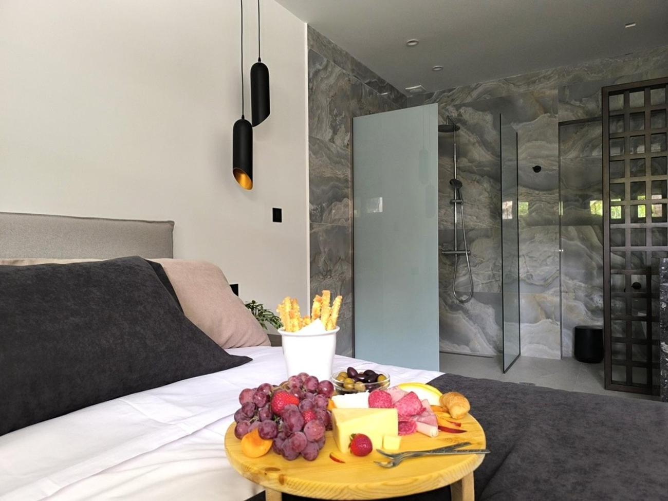 Villa Valantina's & Mannouel Luxury *