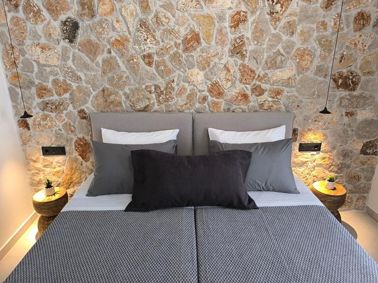 Villa Valantina's & Mannouel Luxury Lardos